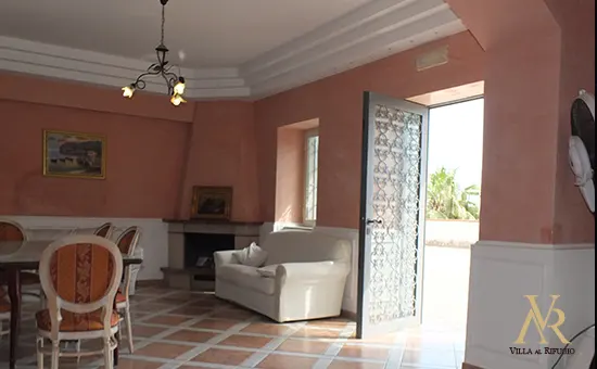 salotto interno villa al rifugio